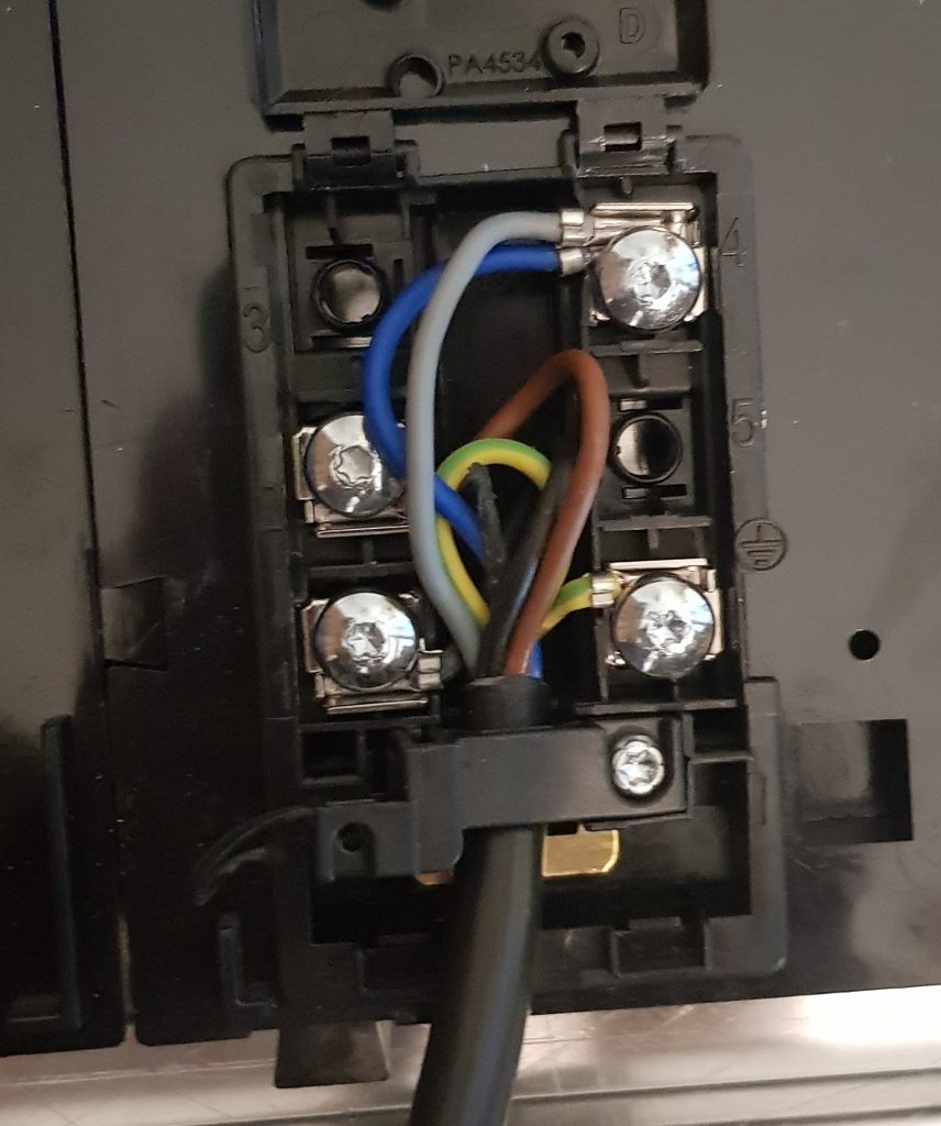 Vouwen rekken Wijzigingen van AEG 4 aderige kabel aansluiten – Kookplaat vervangen